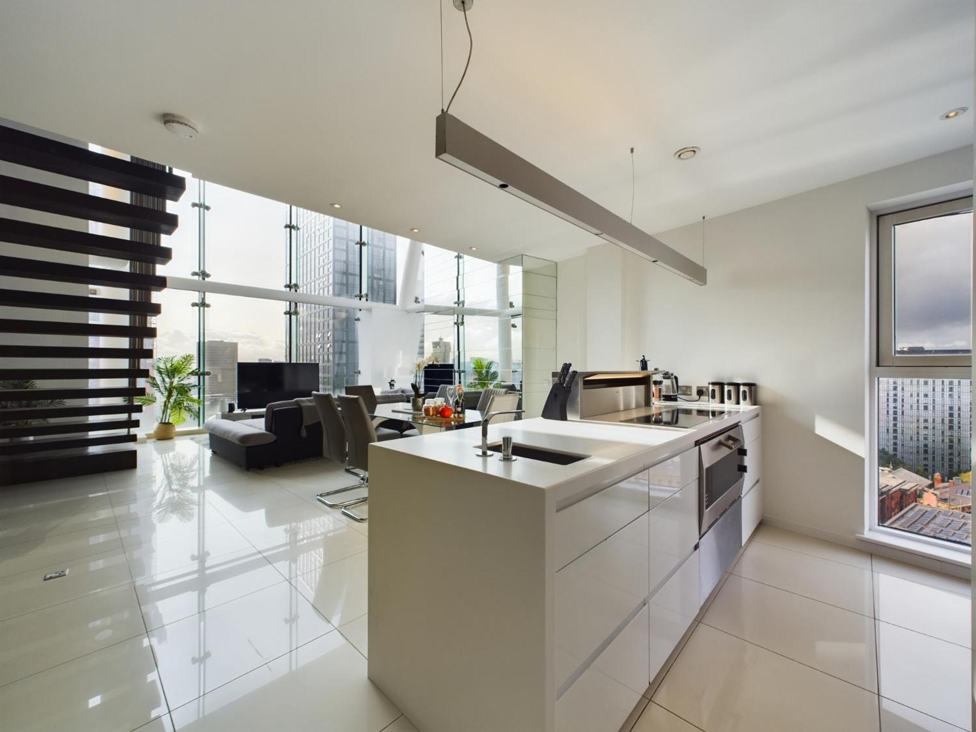 Apartment Amazing Skyline Views 3br Duplex With Free Parking *