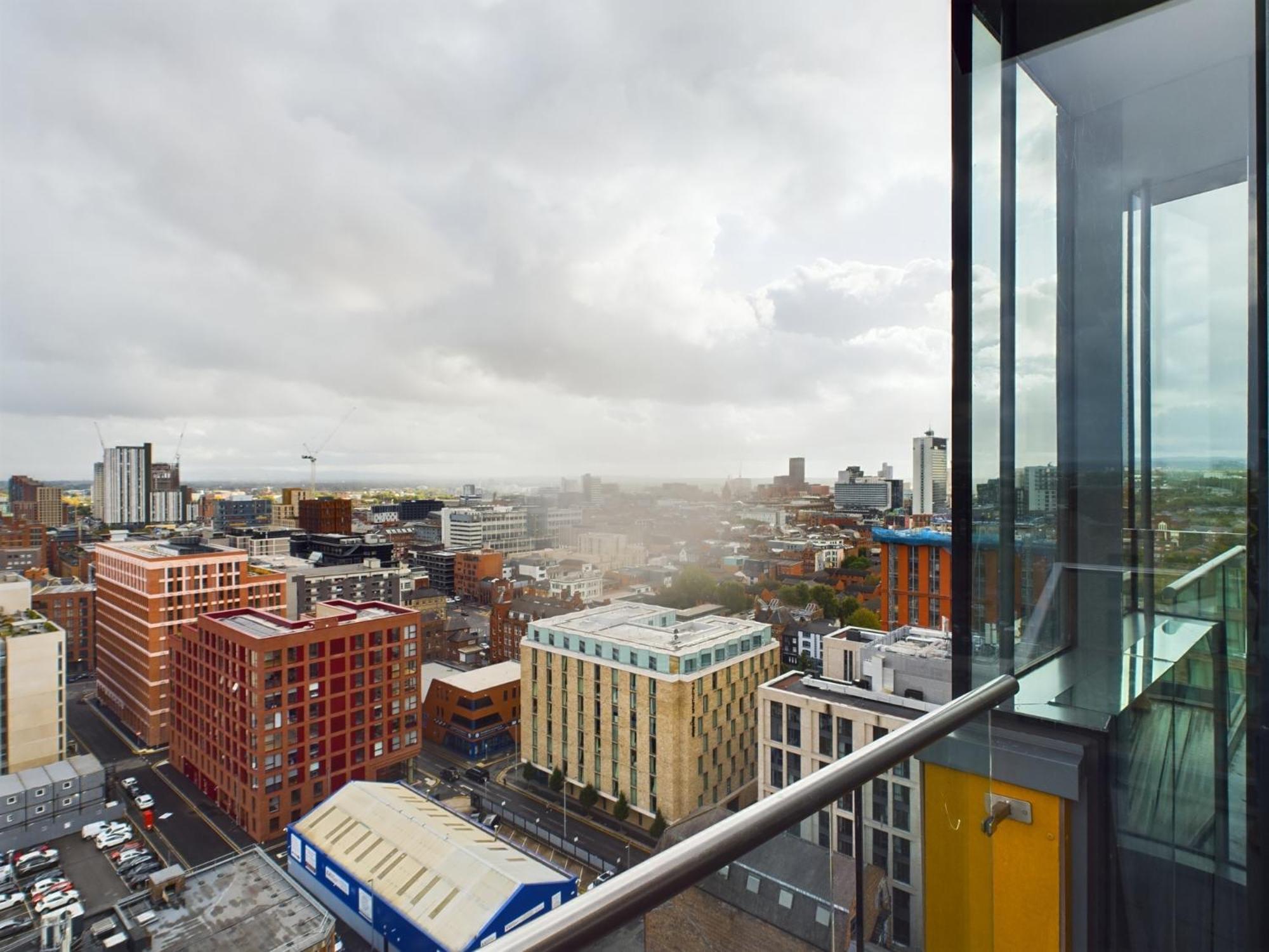 Amazing Skyline Views 3br Duplex With Free Parking Apartment *