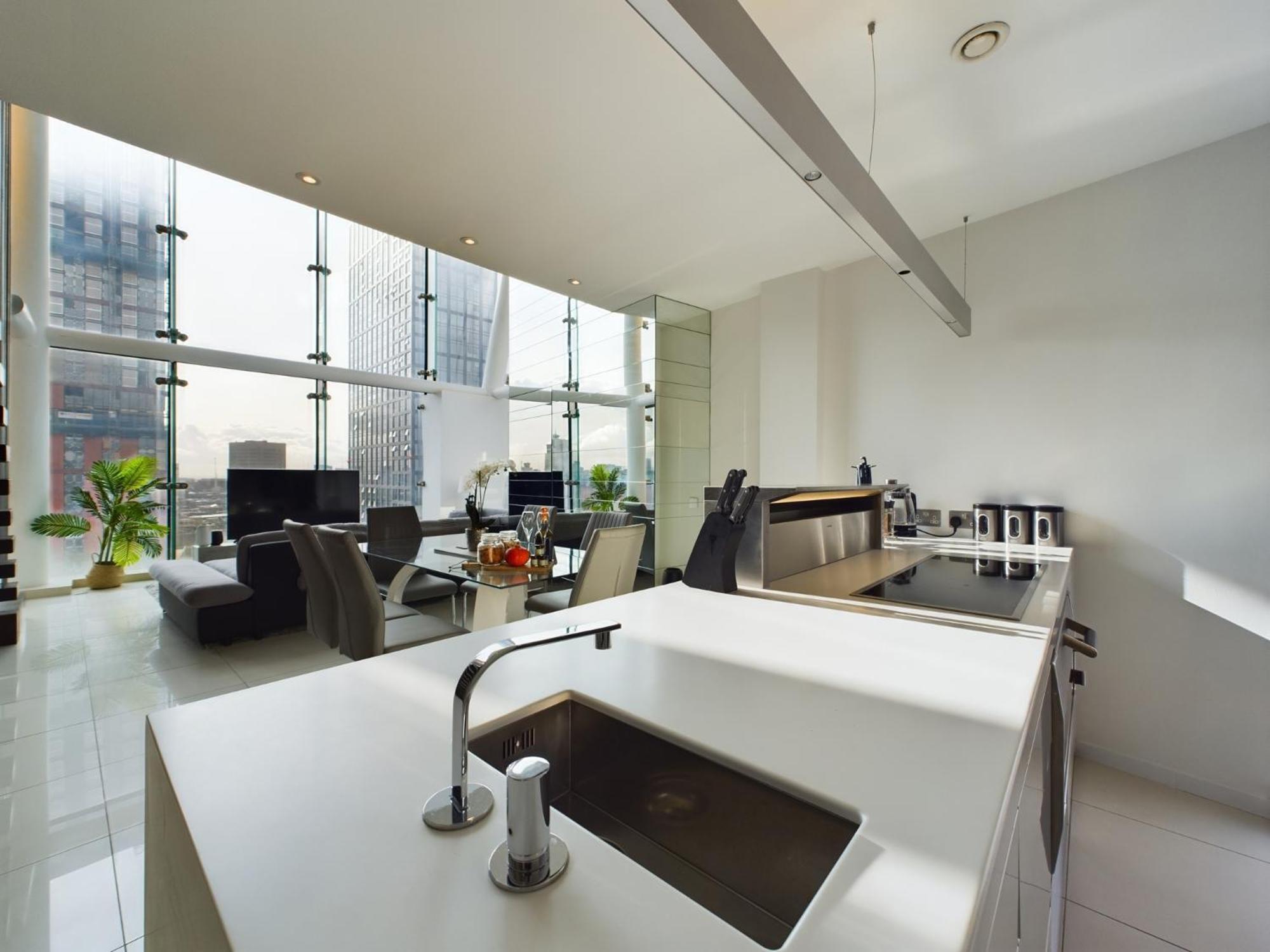 Amazing Skyline Views 3br Duplex With Free Parking Apartment Manchester