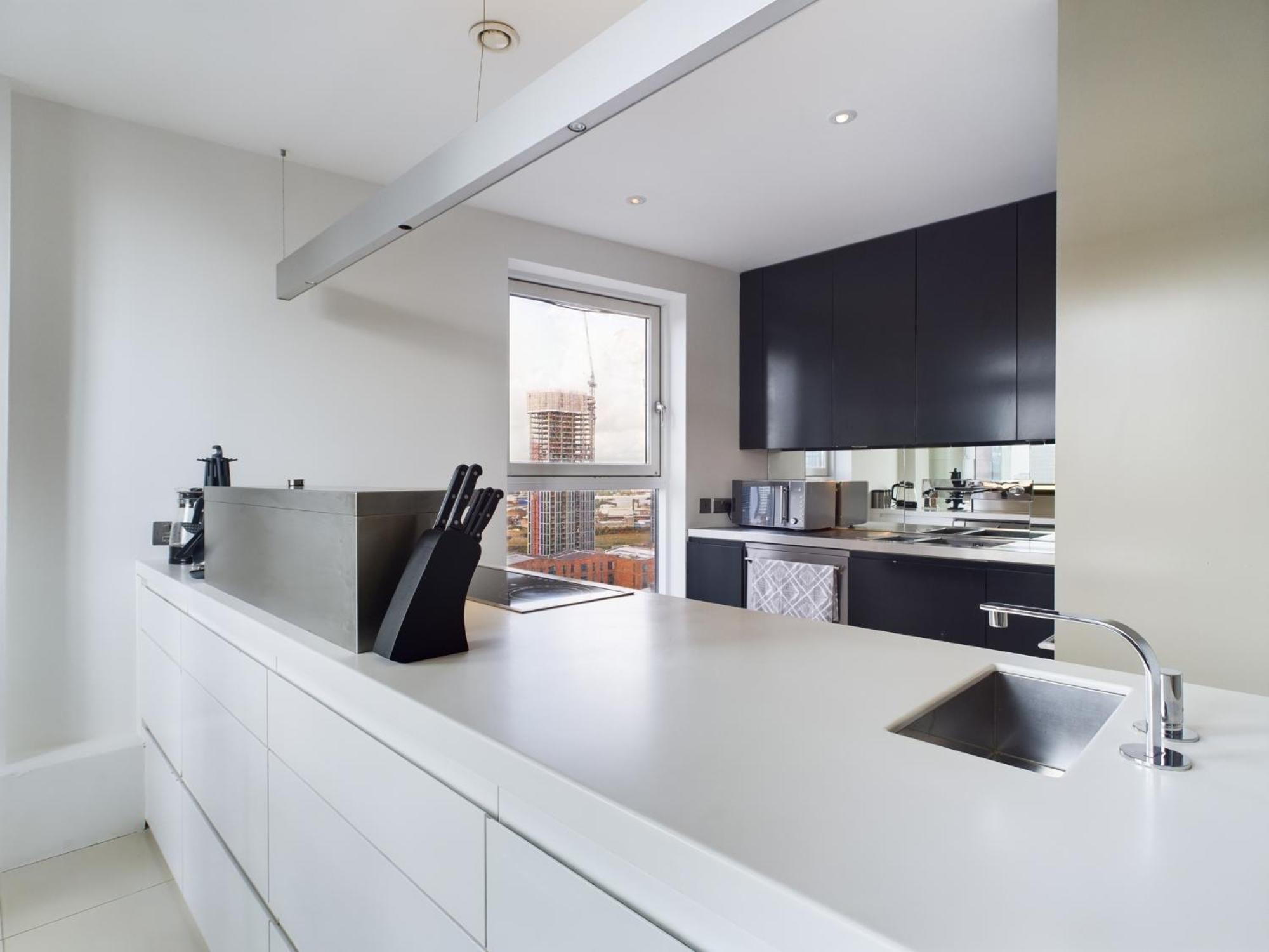 Apartment Amazing Skyline Views 3br Duplex With Free Parking *